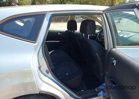 2013 Nissan Rogue S z USA, uszkodzony, nr VIN JN8AS5MV6DW115369